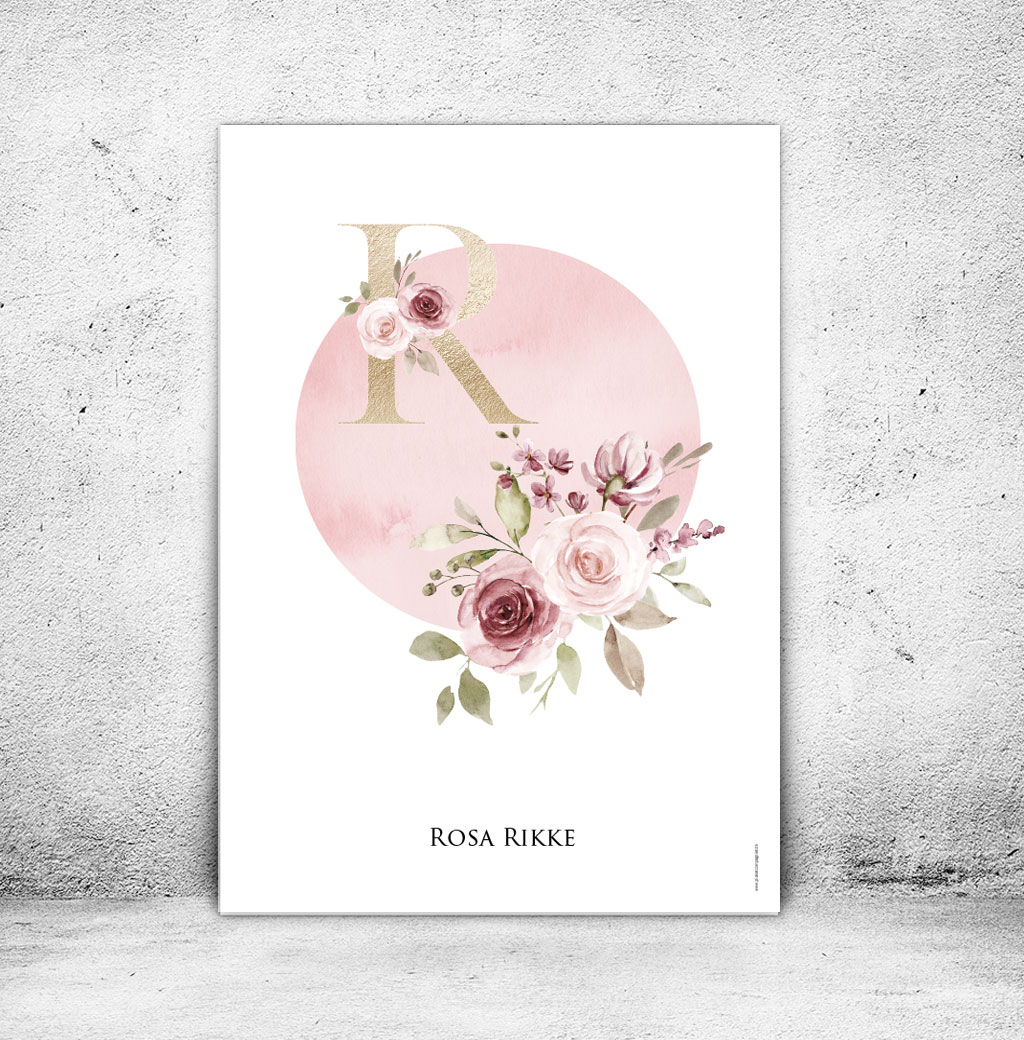 viser navneplakat med rosa blomstercirkel og guld forbogstav fra www.plakatcompagniet.dk