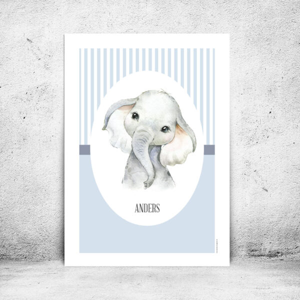 viser rektangulær navneplakat med elefant med en blaa baggrund fra www.plakatcompagniet.dk