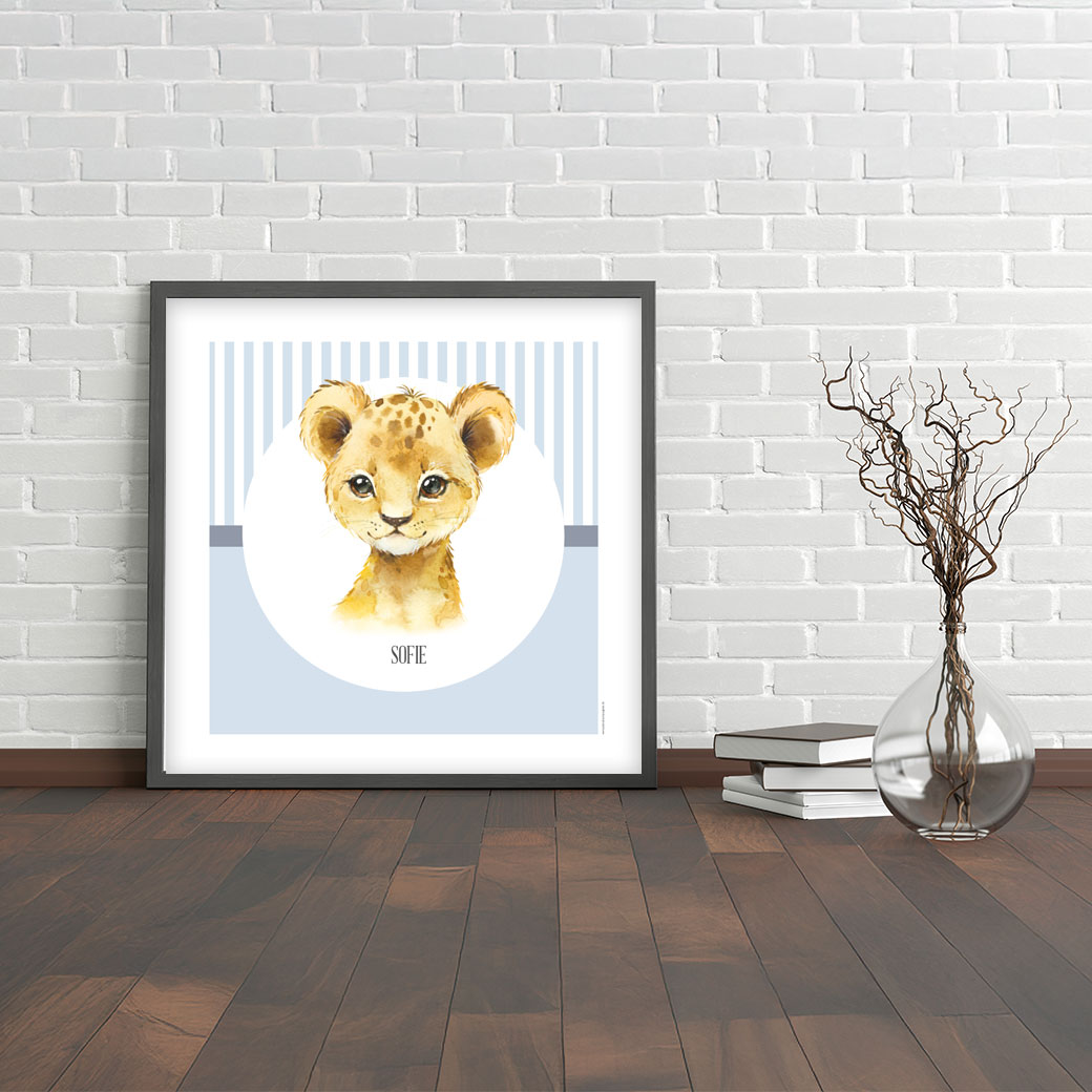 viser kvadratisk navneplakat med tiger med en blaa baggrund fra www.plakatcompagniet.dk xx