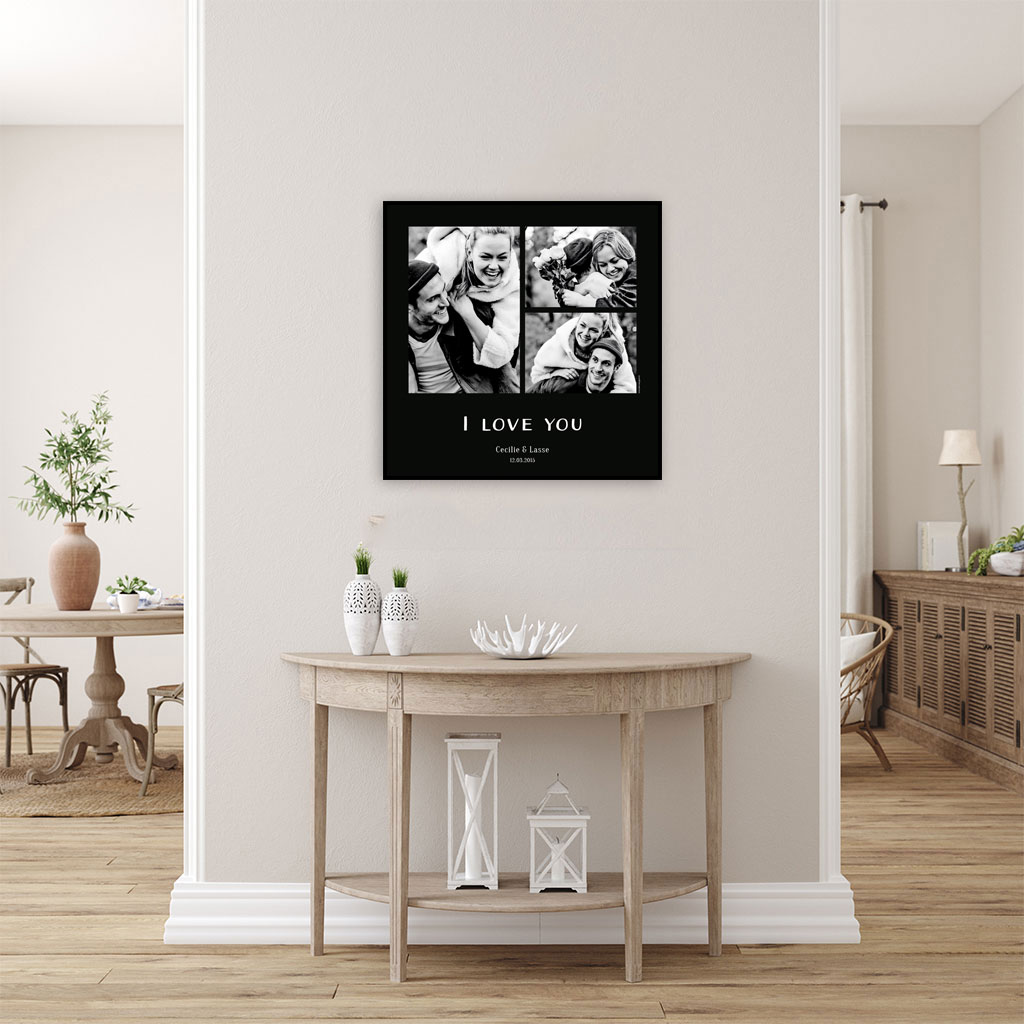 viser kvadratisk fotoplakat med 3 fotos. Plads til tekst på den nedre del af fotoplakaten. Sort_hvid fotos på sort baggrund. Designet af www.plakatcompagniet.dk x